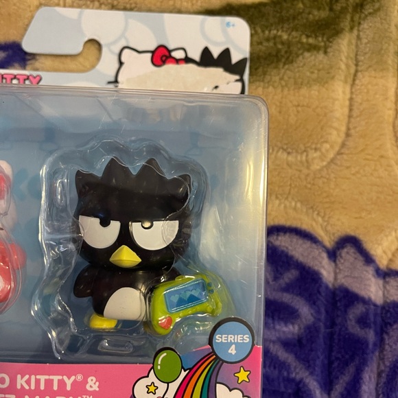 Hello Kitty & Badtz-Maru 2 Figure Pack - Black and White - Picture 3 of 4